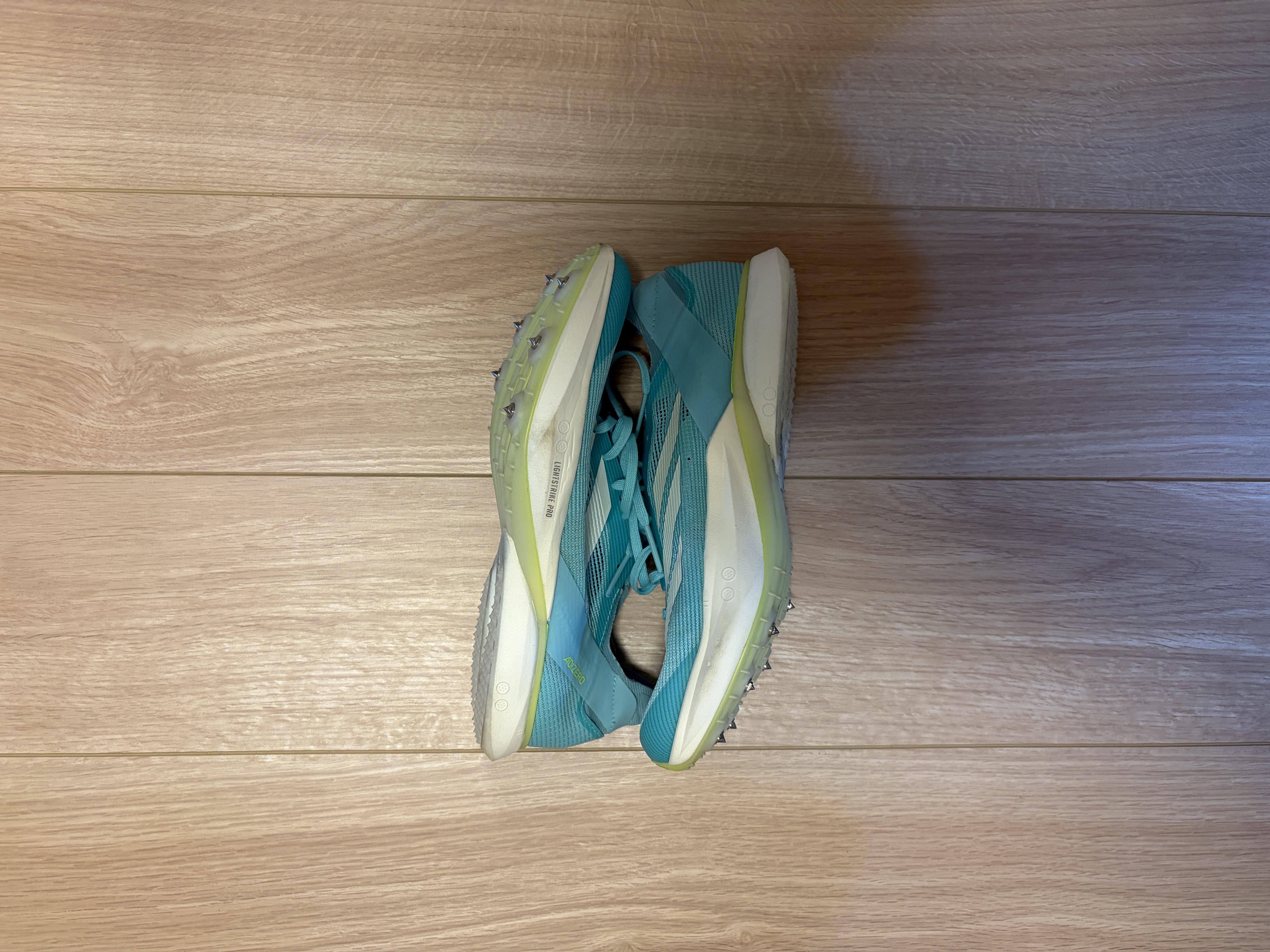 ADIZERO AVANTI。トラックレース用スパイク
