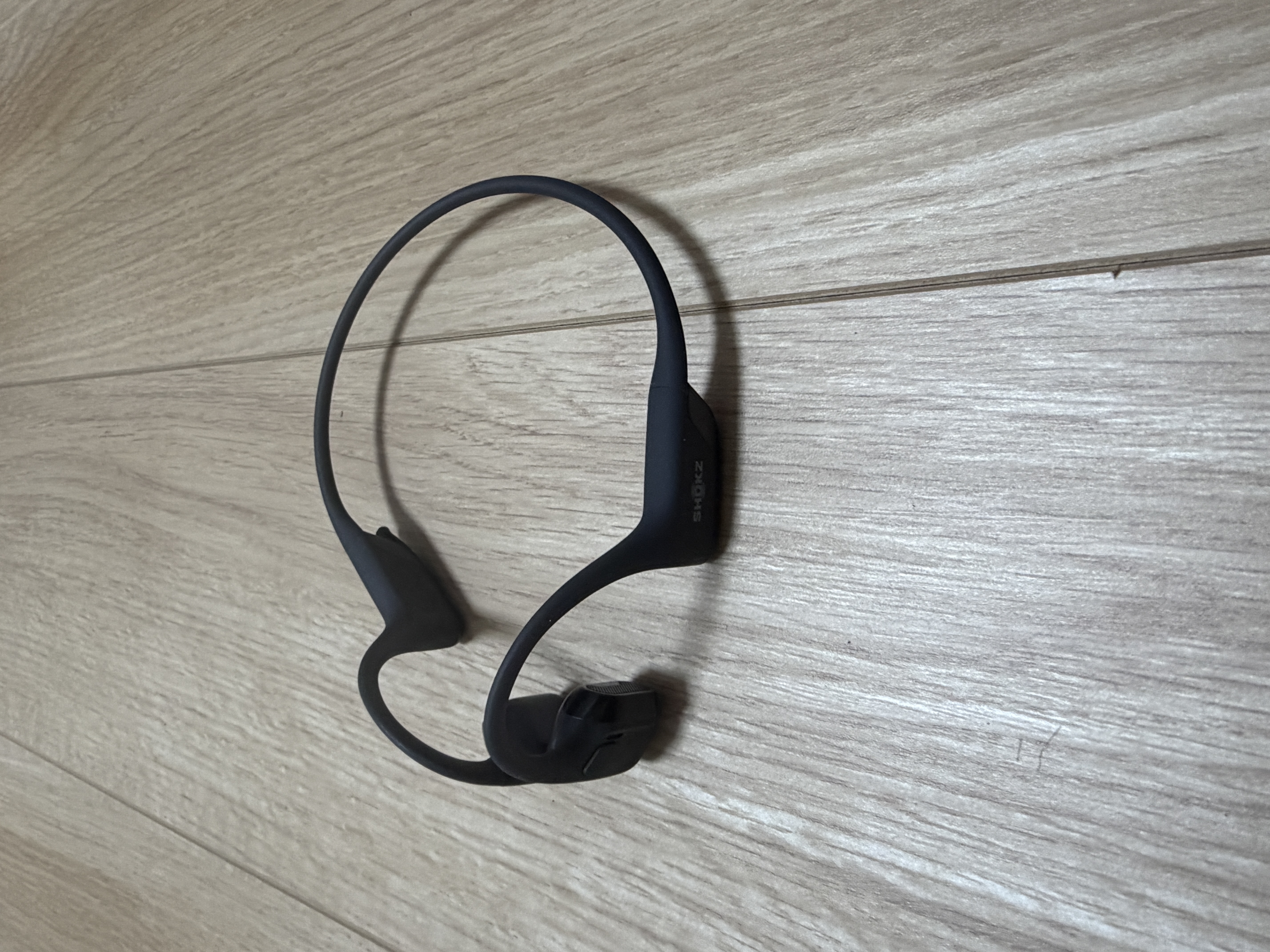Shokz OpenRun Pro 2。骨伝導イヤホンで周りの環境音と音楽を両立